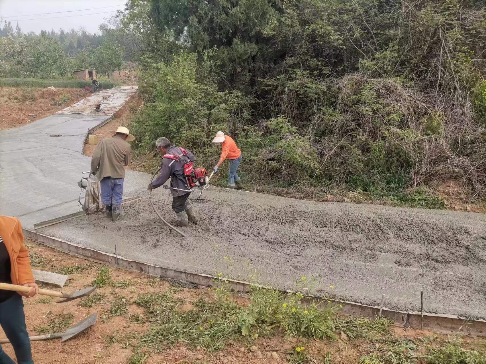 新安縣北冶鎮石山村道路